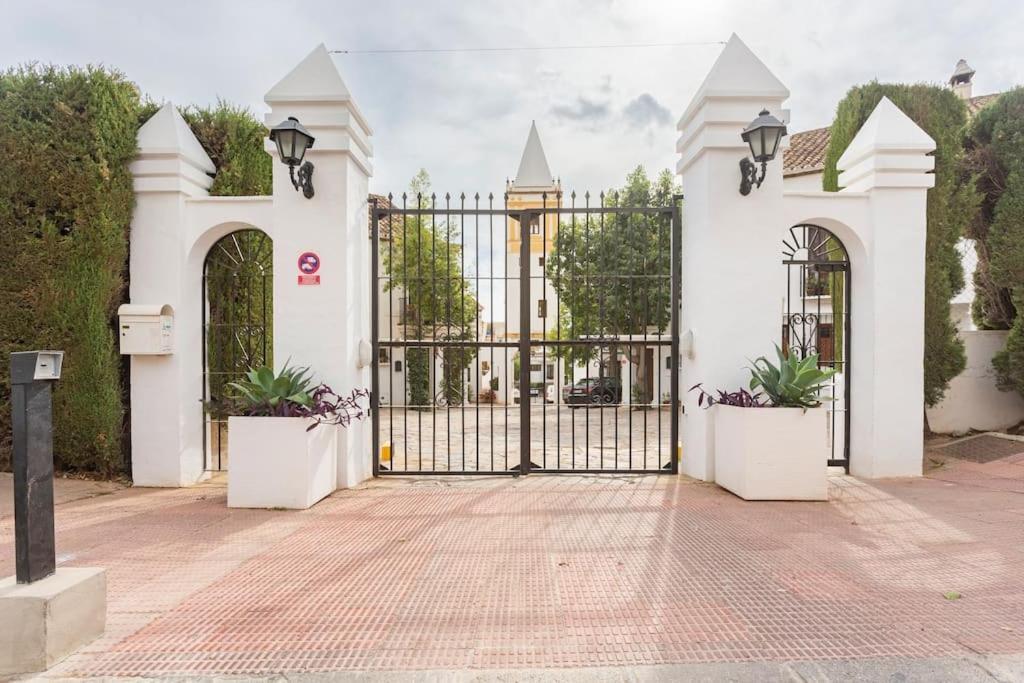 Stylish Spanish 3 Bd Townhouse On The Golden Mile Marbella Exteriér fotografie